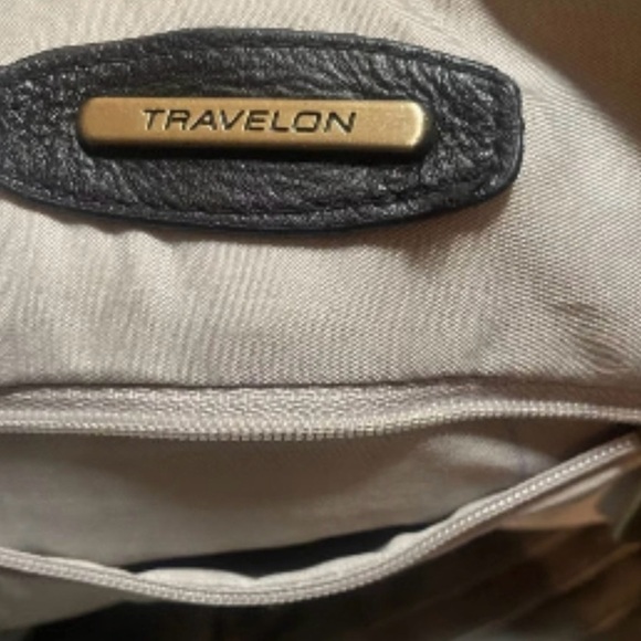 Travelon Women's crossbody bag purse Burgundy Red nylon zip excellent condition - Picture 5 of 9